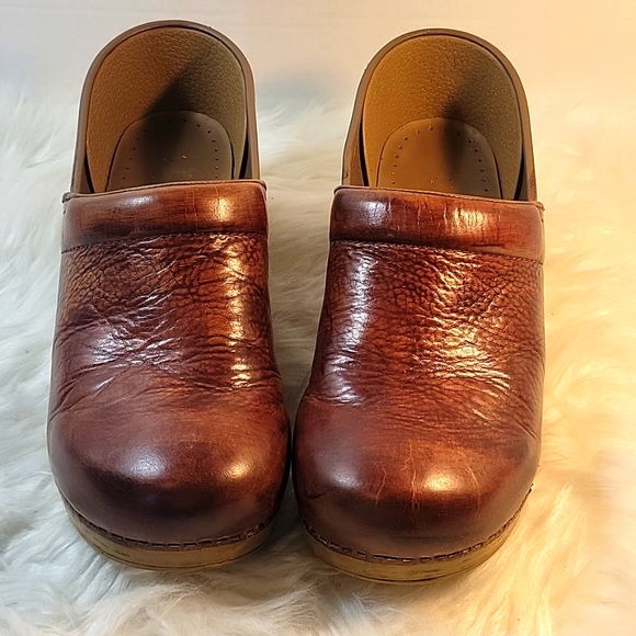 Dansko Shoes - DANSKO Brown Leather Tooled Clogs Size 40/9